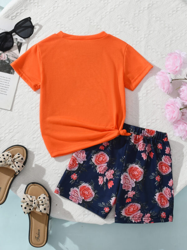 Summer Girls Orange Positioning Pattern T-shirt and Random Flower Print Shorts Casual Suit - Image 2