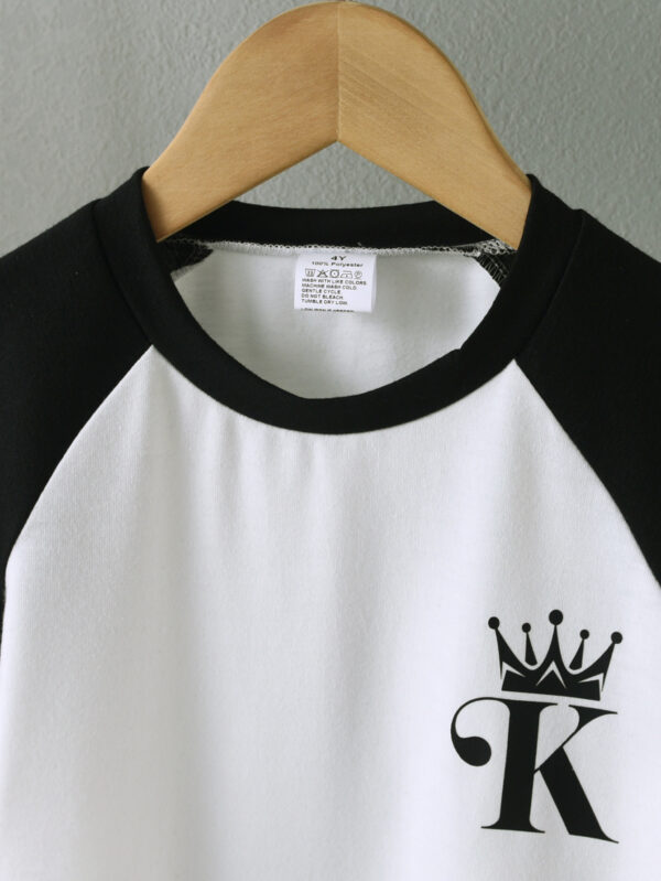 Boys&apos; summer trendy round neck shoulder and neckline stitching with black pattern T-shirt on the left chest + gray shorts - Image 3