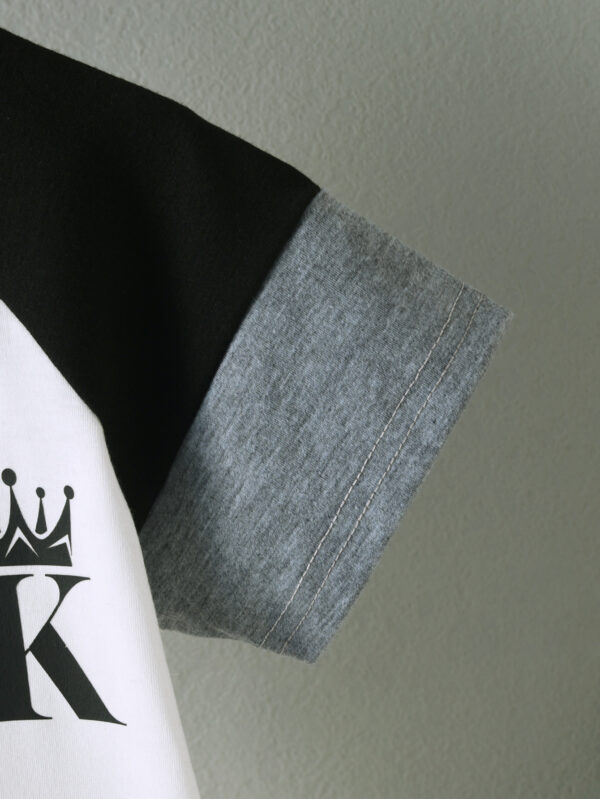 Boys&apos; summer trendy round neck shoulder and neckline stitching with black pattern T-shirt on the left chest + gray shorts - Image 4