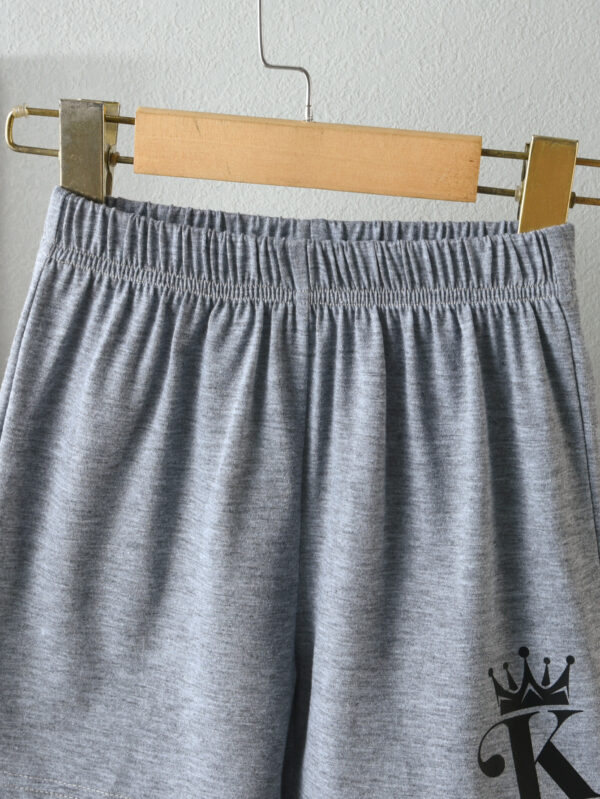 Boys&apos; summer trendy round neck shoulder and neckline stitching with black pattern T-shirt on the left chest + gray shorts - Image 8