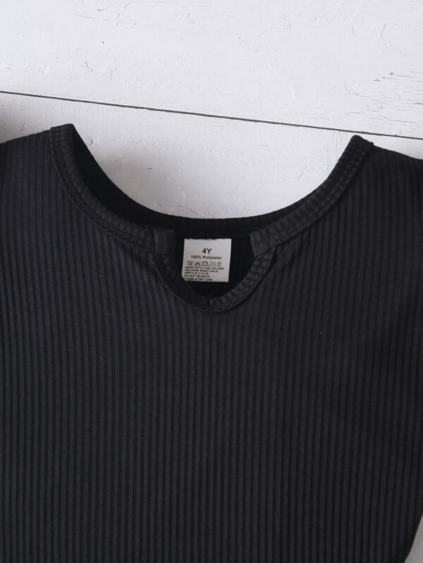 Girls Summer Fashion Small Flying Sleeve Top + Loose Pleated Shorts + Waistband Shorts Set - Image 3