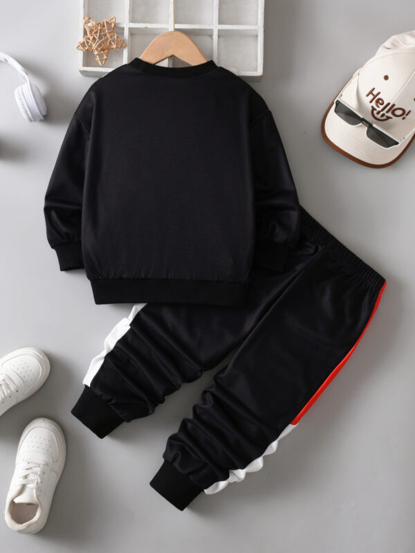 Boys&apos; autumn black-based sweatshirt set with red and white lightning patterns and color-blocking - Image 2