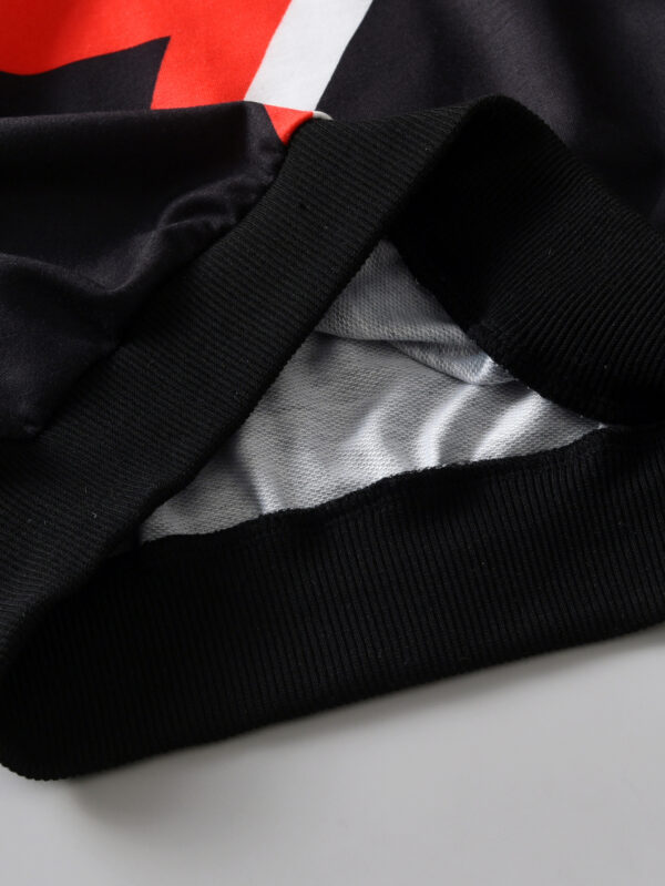 Boys&apos; autumn black-based sweatshirt set with red and white lightning patterns and color-blocking - Image 6