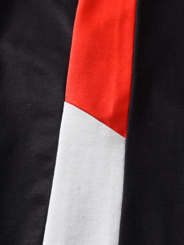 Boys&apos; autumn black-based sweatshirt set with red and white lightning patterns and color-blocking - Image 8