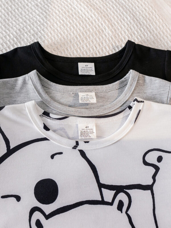 Autumn trendy three-piece sweatshirt for boys in black, white and gray with a small cartoon bear pattern - Image 3