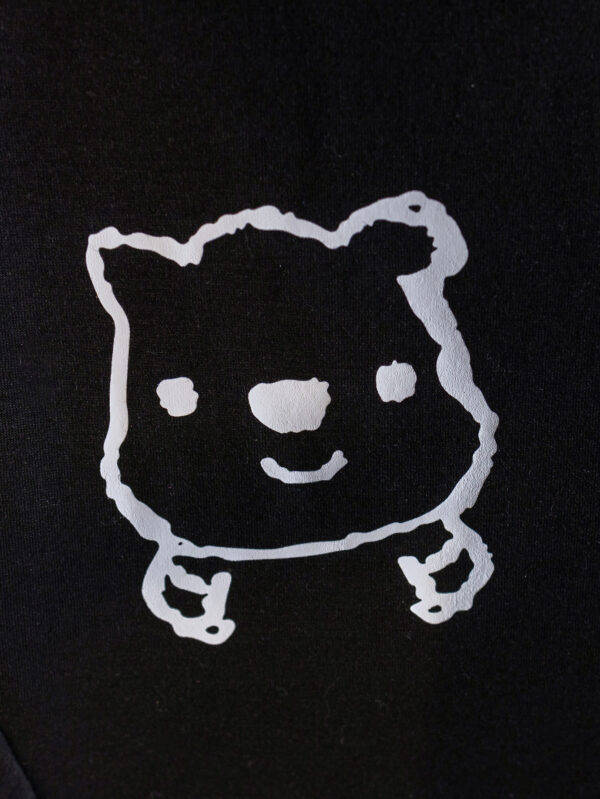 Autumn trendy three-piece sweatshirt for boys in black, white and gray with a small cartoon bear pattern - Image 5